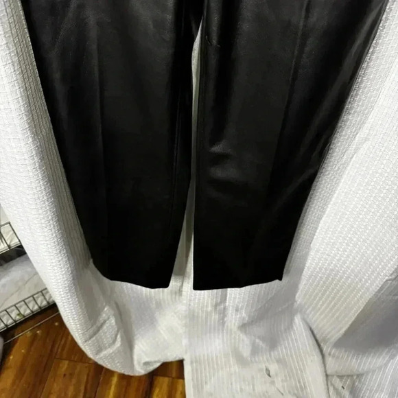 NEW Levi’s Math Club Slacks Women’s 25x27 Black Faux Leather Flare Pants NWT - Picture 4 of 13